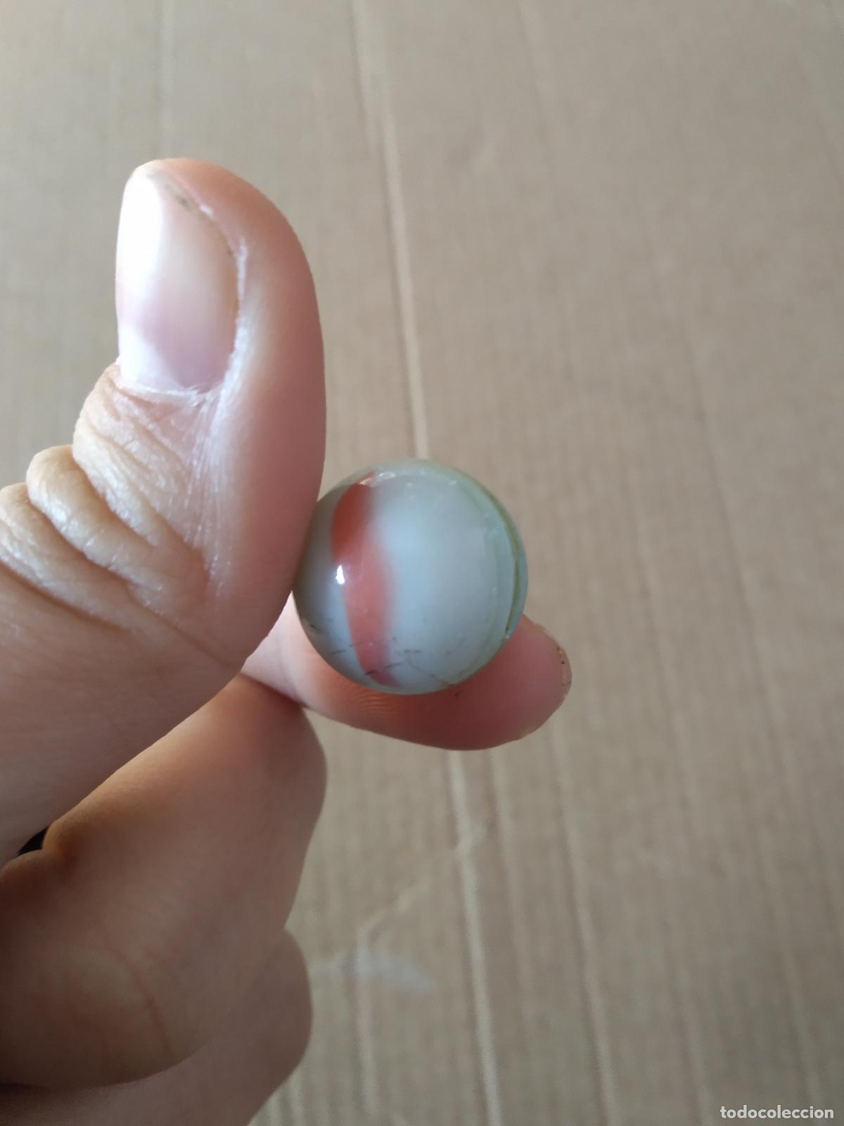 Juguetes antiguos y Juegos de colecci&oacute;n: CANICA BOLA DE JUGUETE COLOR ROJO AMARILLO AZUL