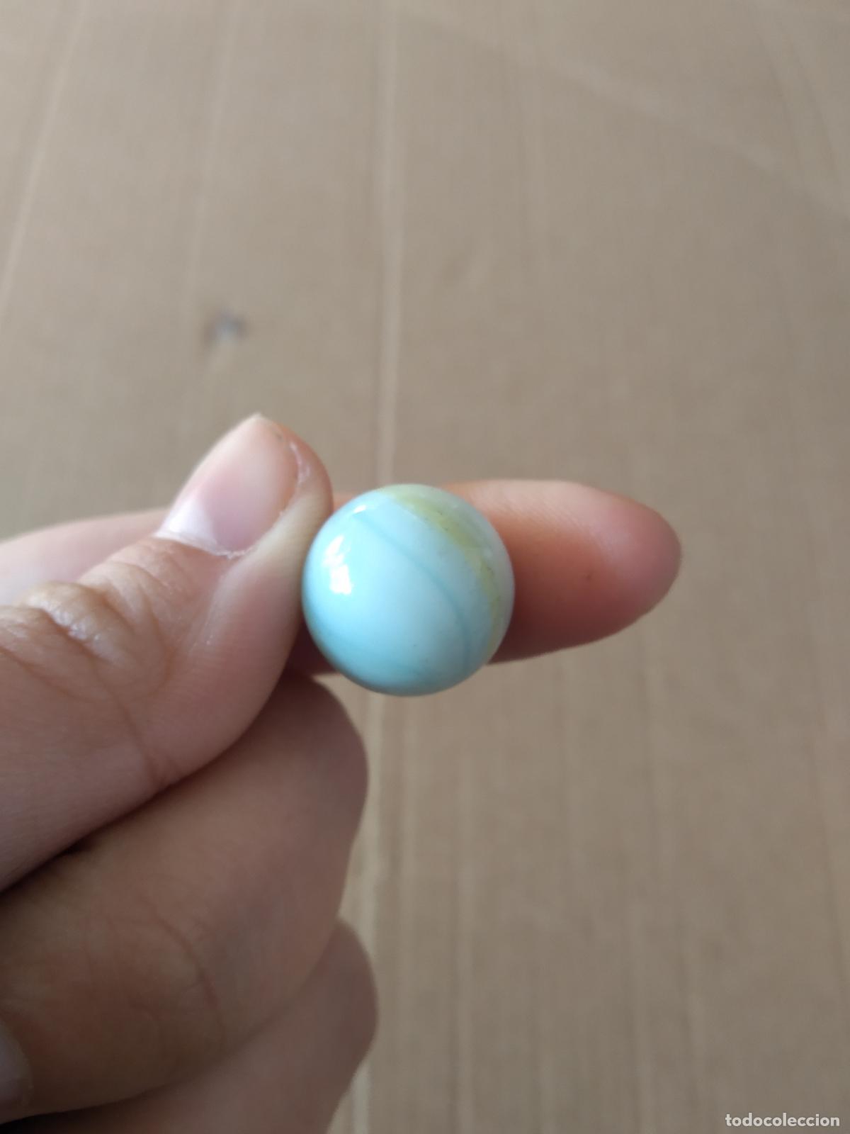 Juguetes antiguos y Juegos de colecci&oacute;n: CANICA BOLA DE JUGUETE COLOR ROJO AMARILLO AZUL