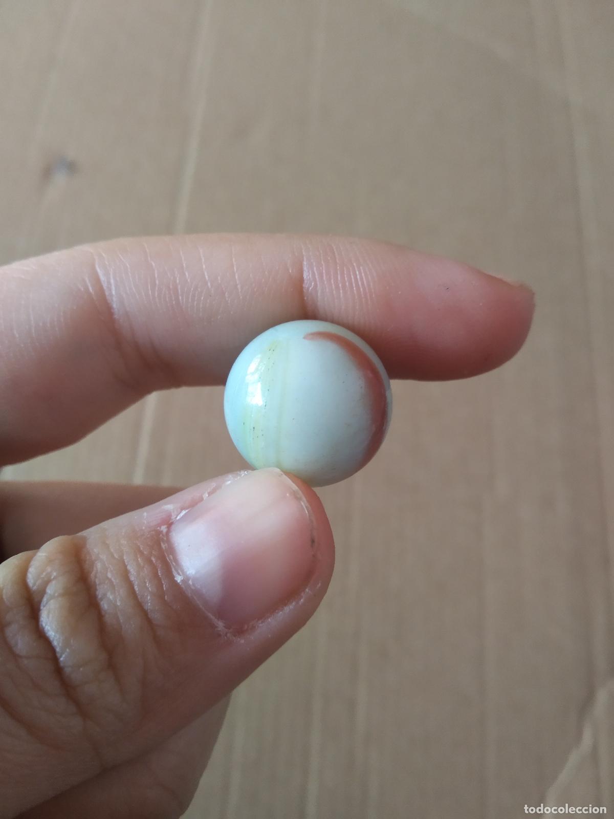 Juguetes antiguos y Juegos de colecci&oacute;n: CANICA BOLA DE JUGUETE COLOR ROJO AMARILLO AZUL