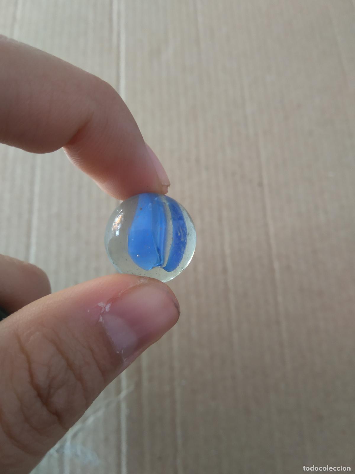Juguetes antiguos y Juegos de colecci&oacute;n: CANICA BOLA DE JUGUETE COLOR AZUL