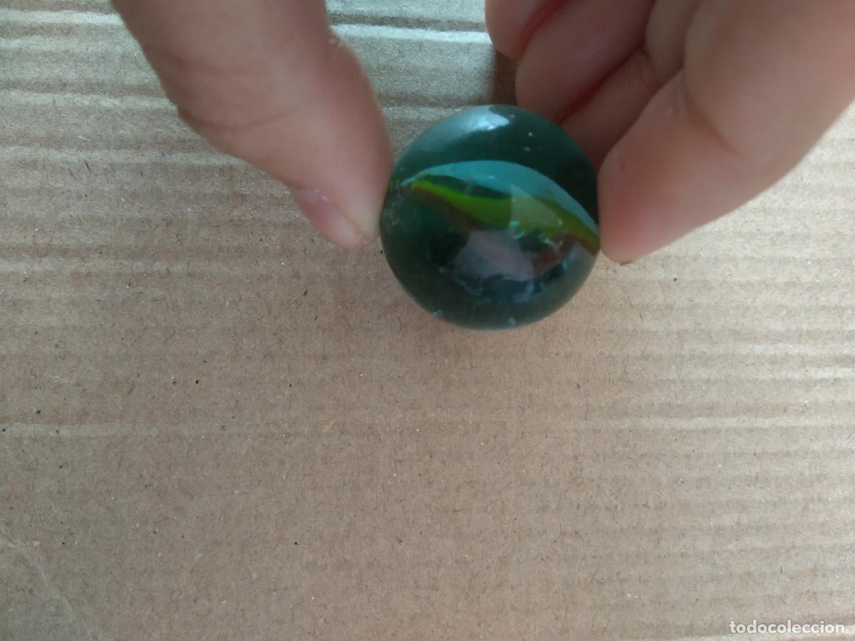 Juguetes antiguos y Juegos de colecci&oacute;n: CANICA BOLA DE JUGUETE COLOR VERDE AMARILLO BLANCO