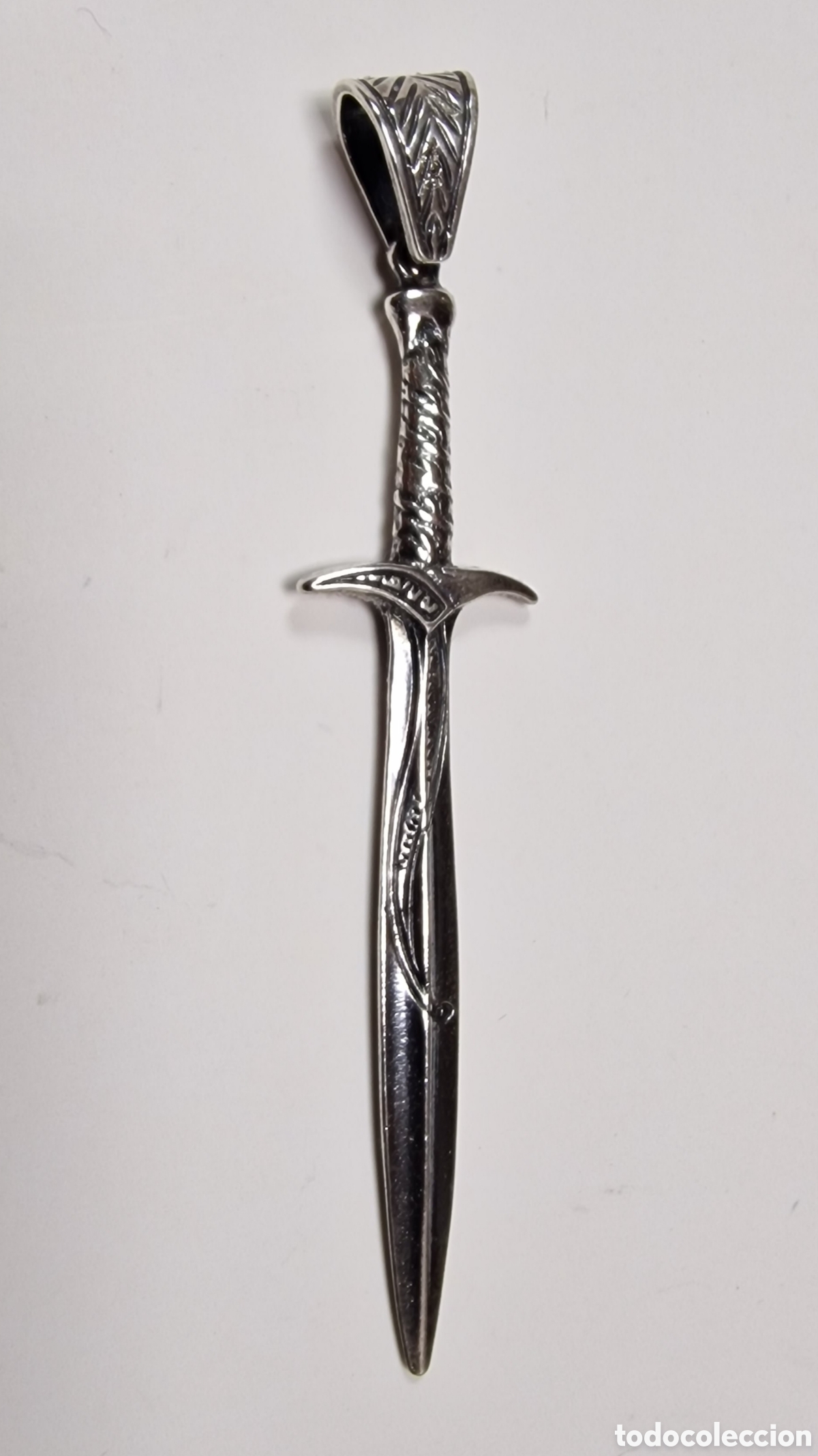 Juguetes antiguos y Juegos de colecci&oacute;n: Colgante espada Frodo (Dardo). Plata (925) - EL Se&ntilde;or de los Anillos - Licencia oficial NLP. Inc