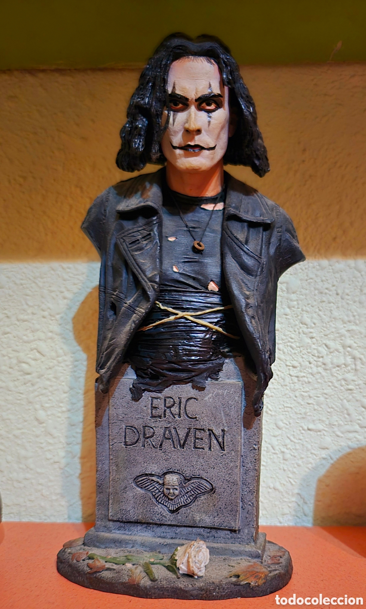 Altes Spielzeug und Spiele: El Cuervo (The Crow). Busto