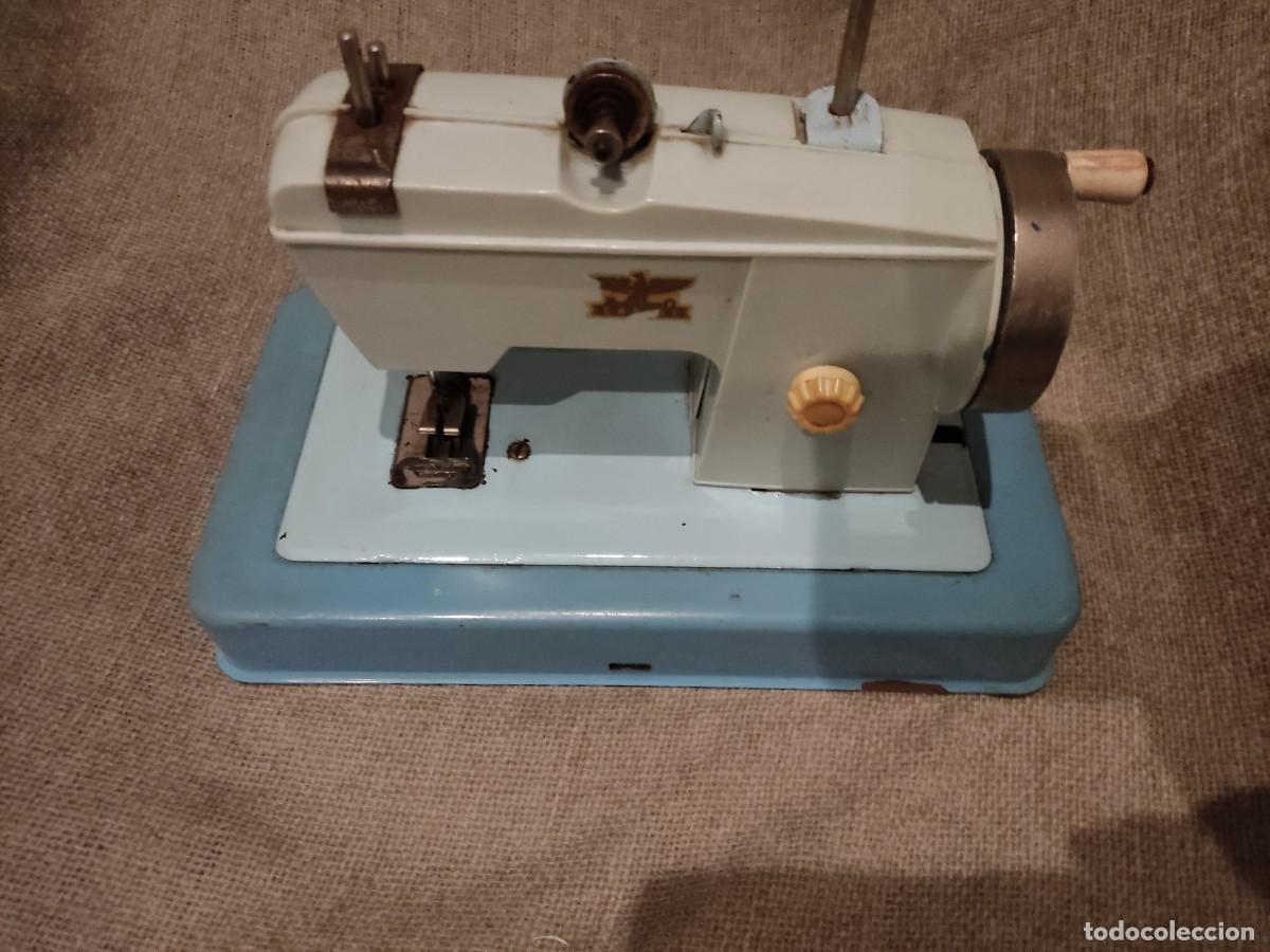 Juguetes antiguos y juegos de colecci&oacute;n: MAQUINA DE COSER DE JUGUETE ALEMANA