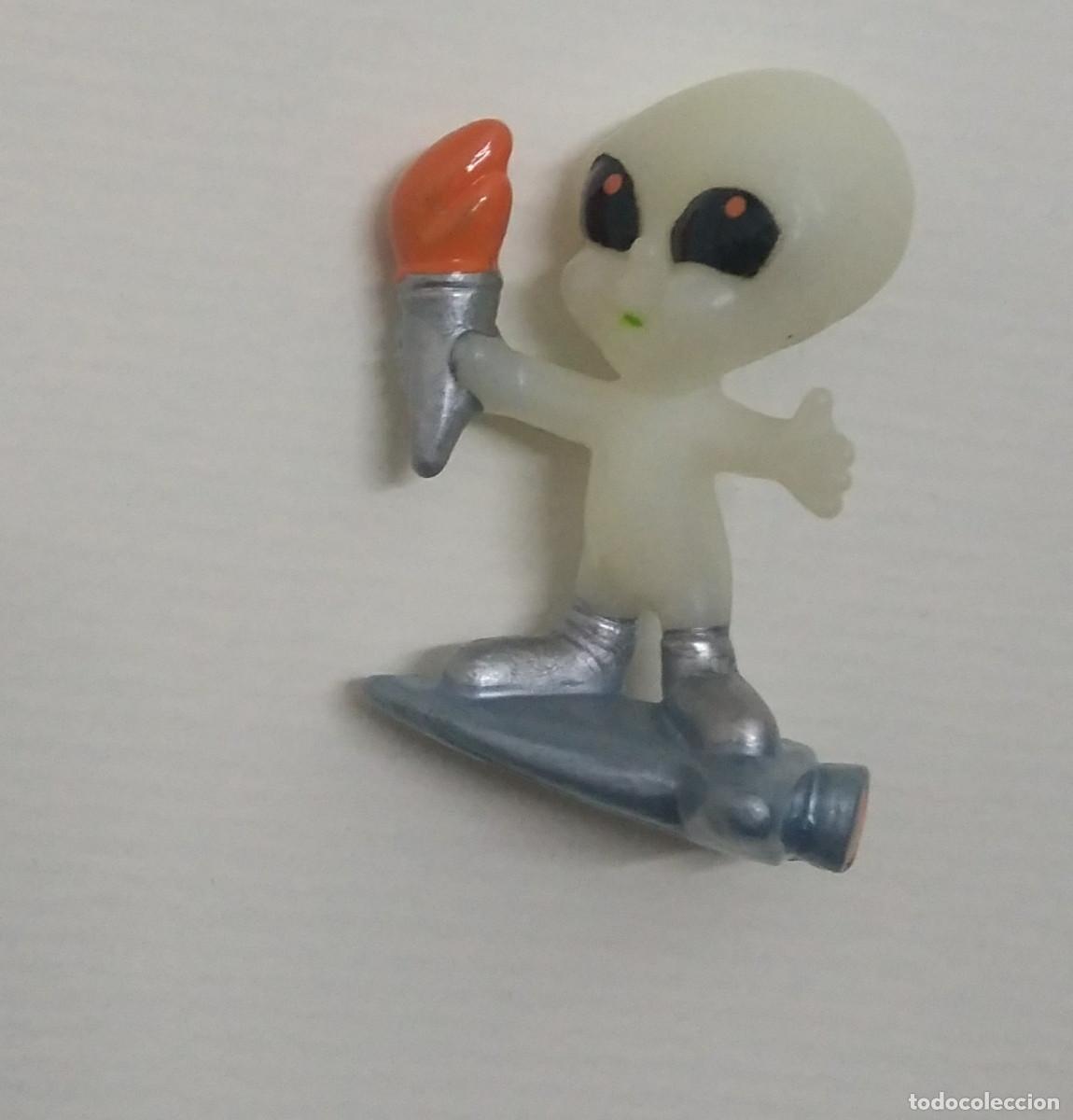Juguetes antiguos y Juegos de colecci&oacute;n: Alien patin antorcha figura marciano alienigena extraterrestre mu&ntilde;eco figurita mu&ntilde;equito antorcha