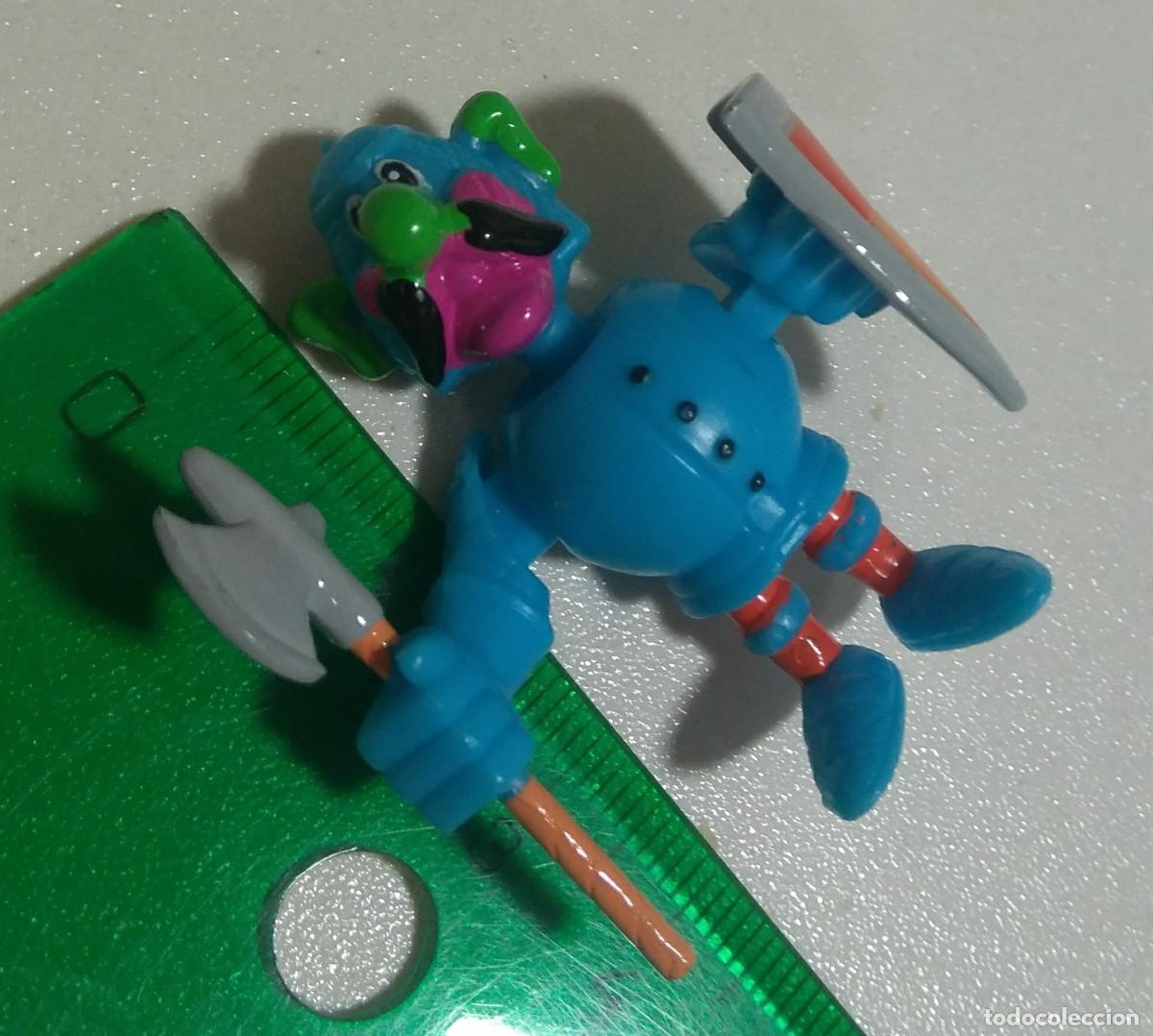 Juguetes antiguos y Juegos de colecci&oacute;n: figurita figura alien verde marciano soldado bigote armadura escudo hacha miniatura mu&ntilde;eco