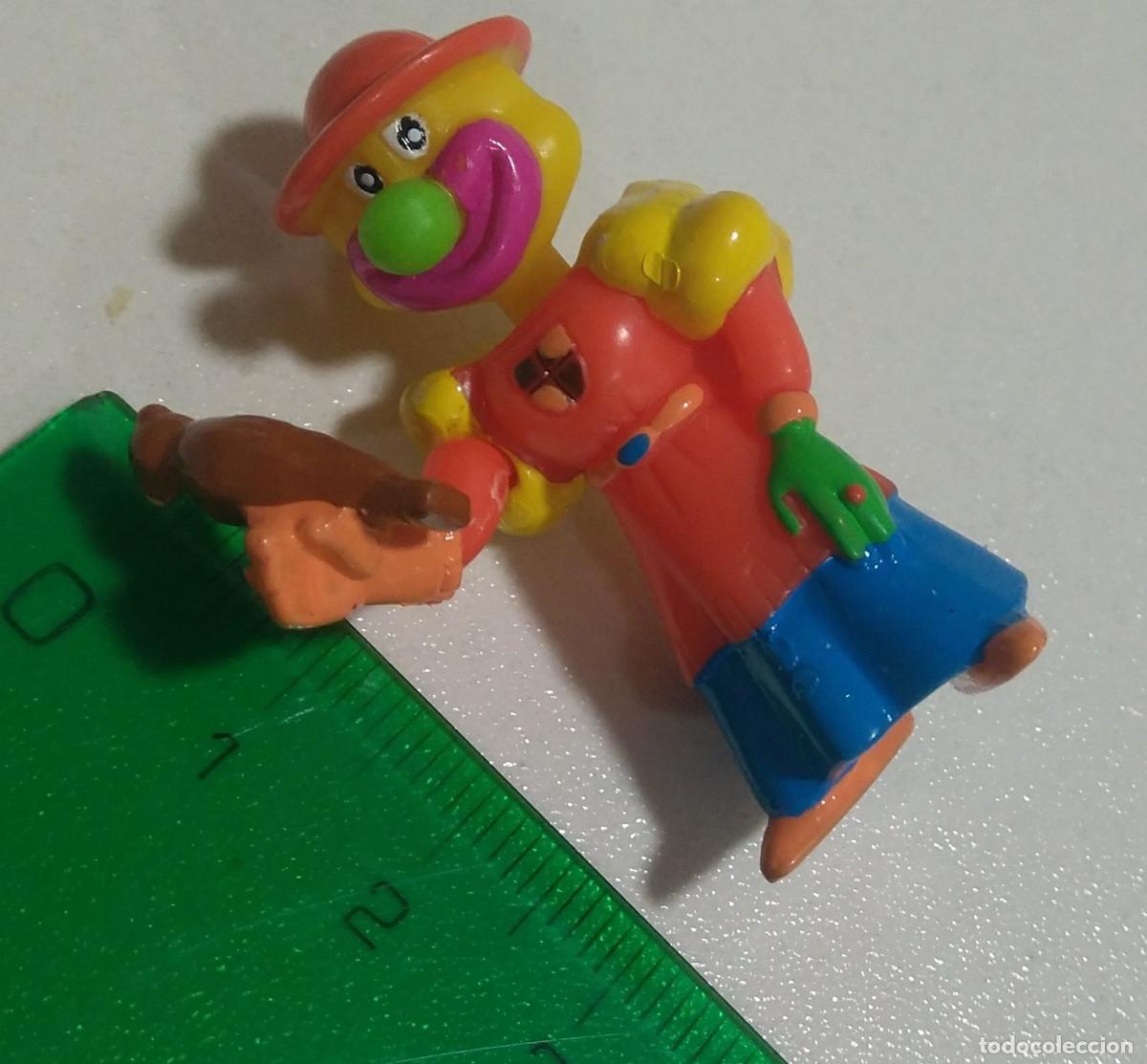 Juguetes antiguos y Juegos de colecci&oacute;n: figurita figura alien marciano payaso con pajaro ave halcon payasete miniatura mu&ntilde;eco