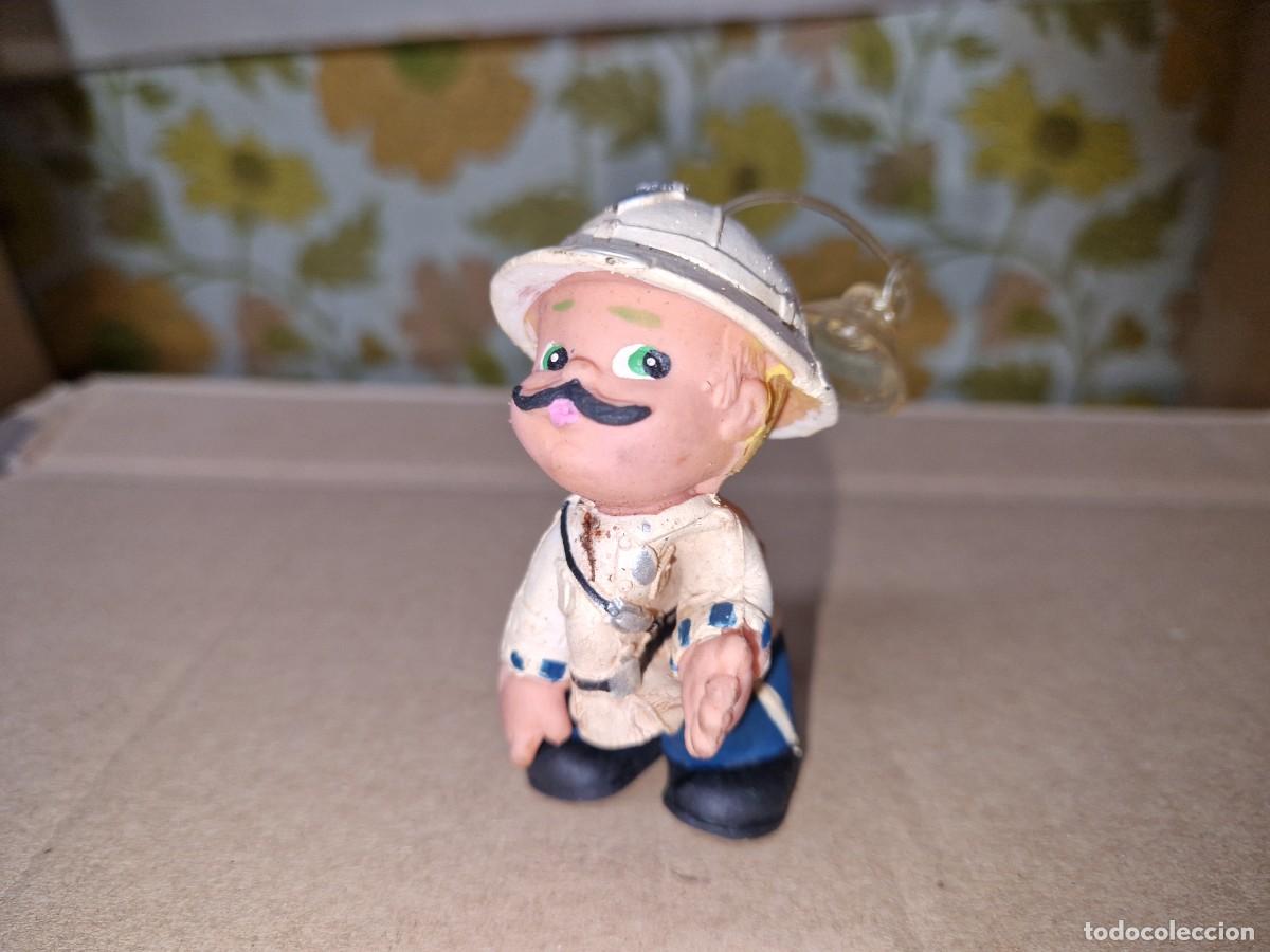 Juguetes antiguos y juegos de colecci&oacute;n: POLICIA MUNICIPAL MADRID - FIGURA DE GOMA