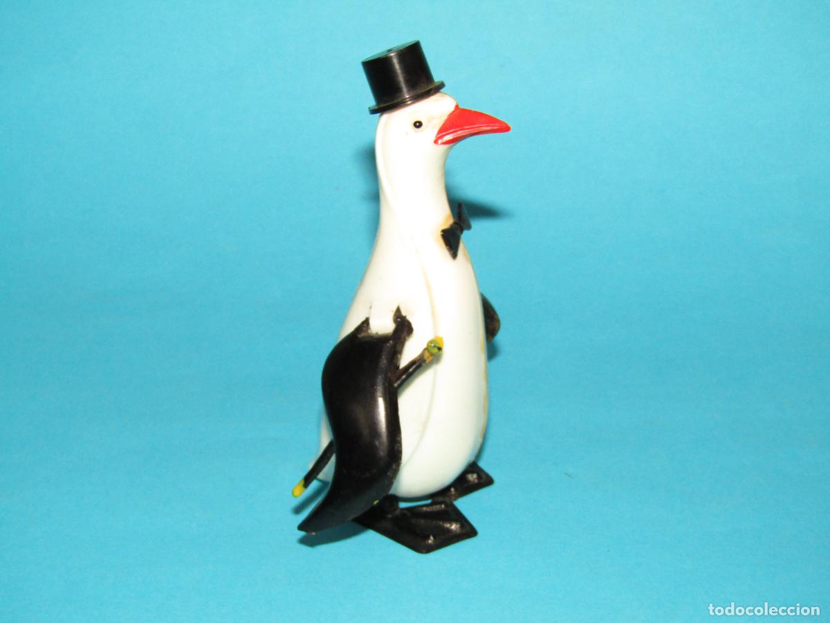 Brinquedos antigos e Jogos de cole&ccedil;&atilde;o: Antiguo Ping&uuml;ino con Movimiento de Alas Fabricado en Pl&aacute;stico R&iacute;gido