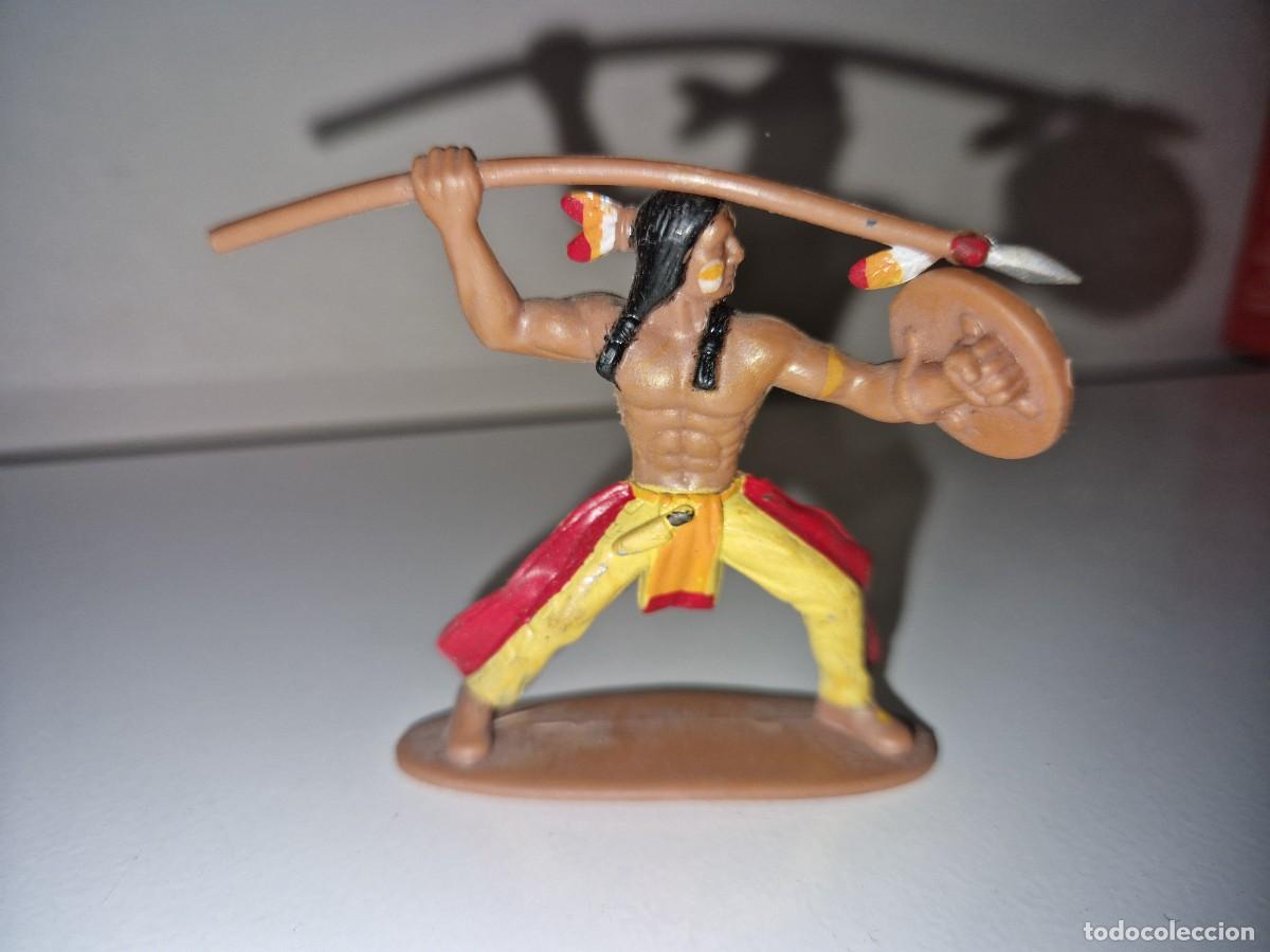 Juguetes antiguos y juegos de colecci&oacute;n: INDIO FIGURA DE GOMA- OESTE