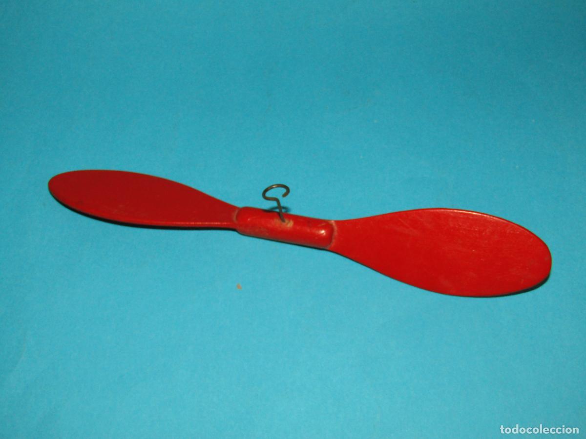 Giocattoli antichi e Giochi di collezione: Antigua H&eacute;lice Voladora de Madera y Metal