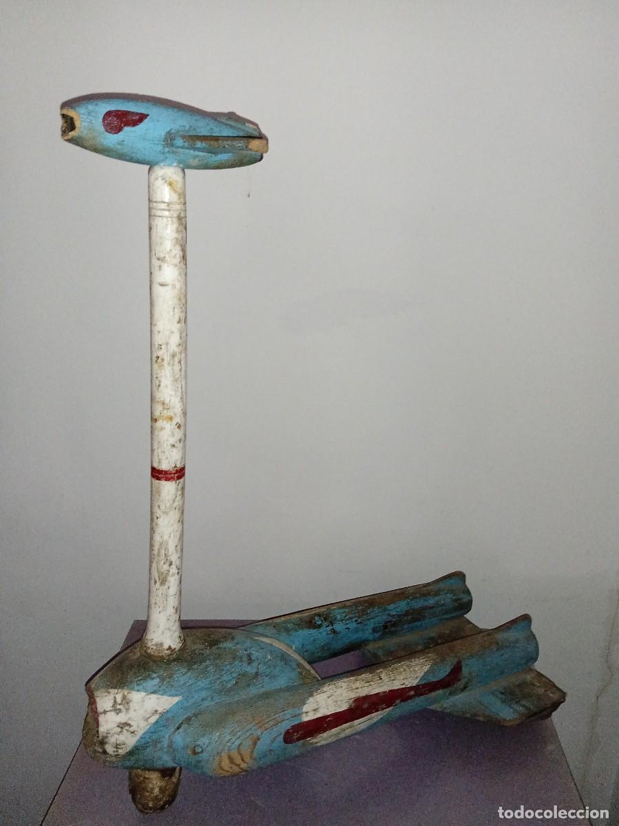 Juguetes antiguos y Juegos de colecci&oacute;n: Antiguo PATINETE ESPACIAL.