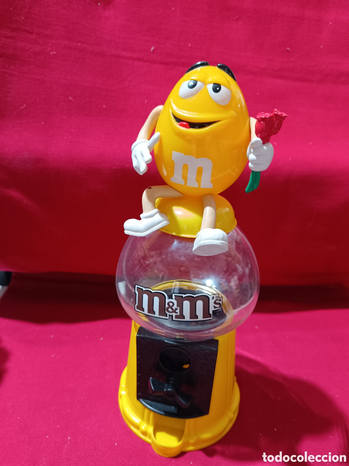 Brinquedos antigos e Jogos de cole&ccedil;&atilde;o: Maquina surtidora de pastillas de chocolate M & M s con figura enamorado flor