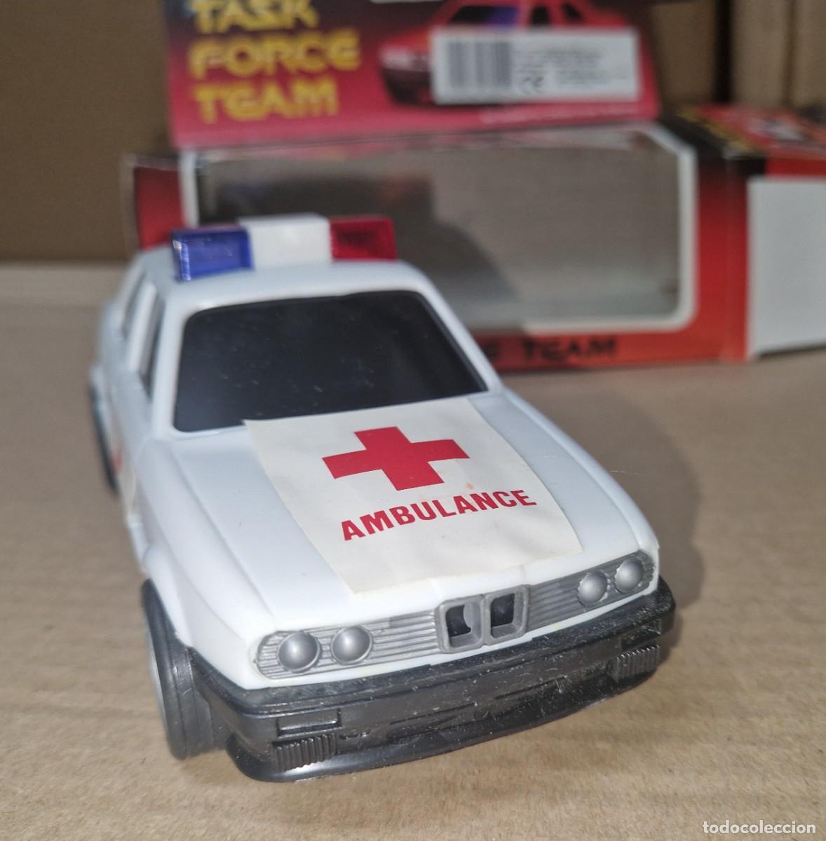 Juguetes antiguos y Juegos de colecci&oacute;n: COCHE BMW AMBULANCIA