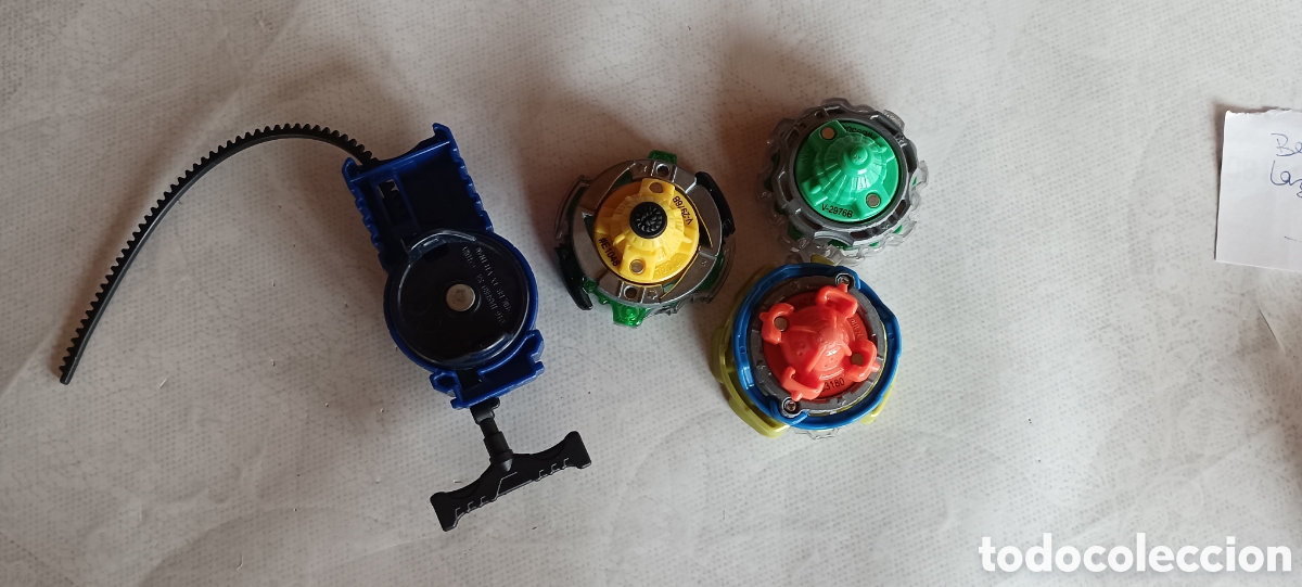 Juguetes antiguos y Juegos de colecci&oacute;n: Beyblade y tres lanzadoras distintas. De Hasbro.Tomy. 2016