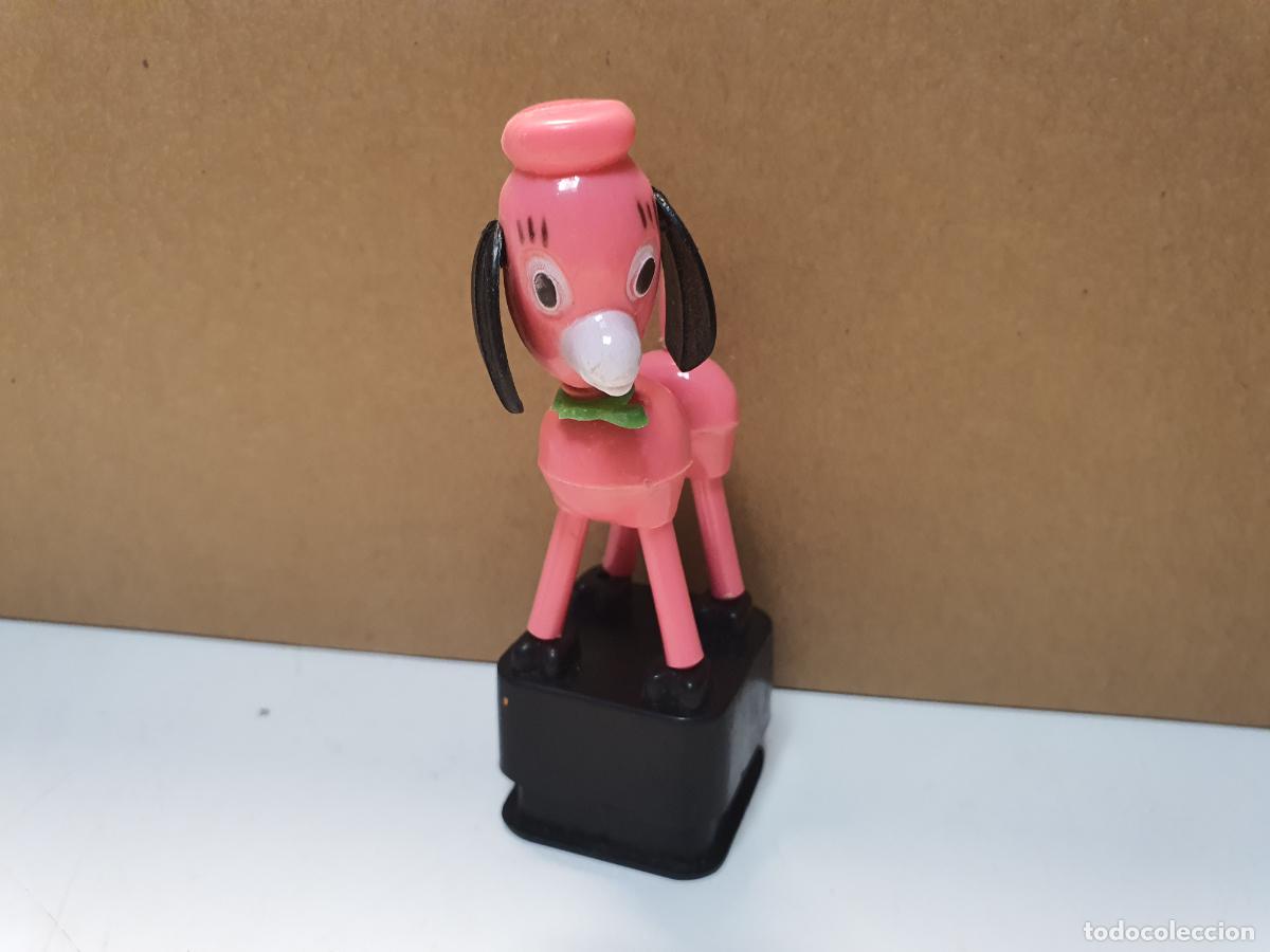 Altes Spielzeug und Spiele: FIGURA PERRO ROSA AL PULSAR SE DESCOMPONE SISTEMA DE CUERDAS SIN MARCA 11CM APROX