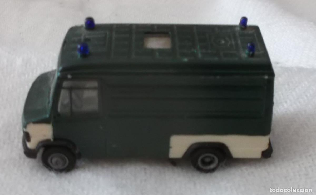 Juguetes antiguos y juegos de colecci&oacute;n: furgon policia militar Mercedes mini made Germany