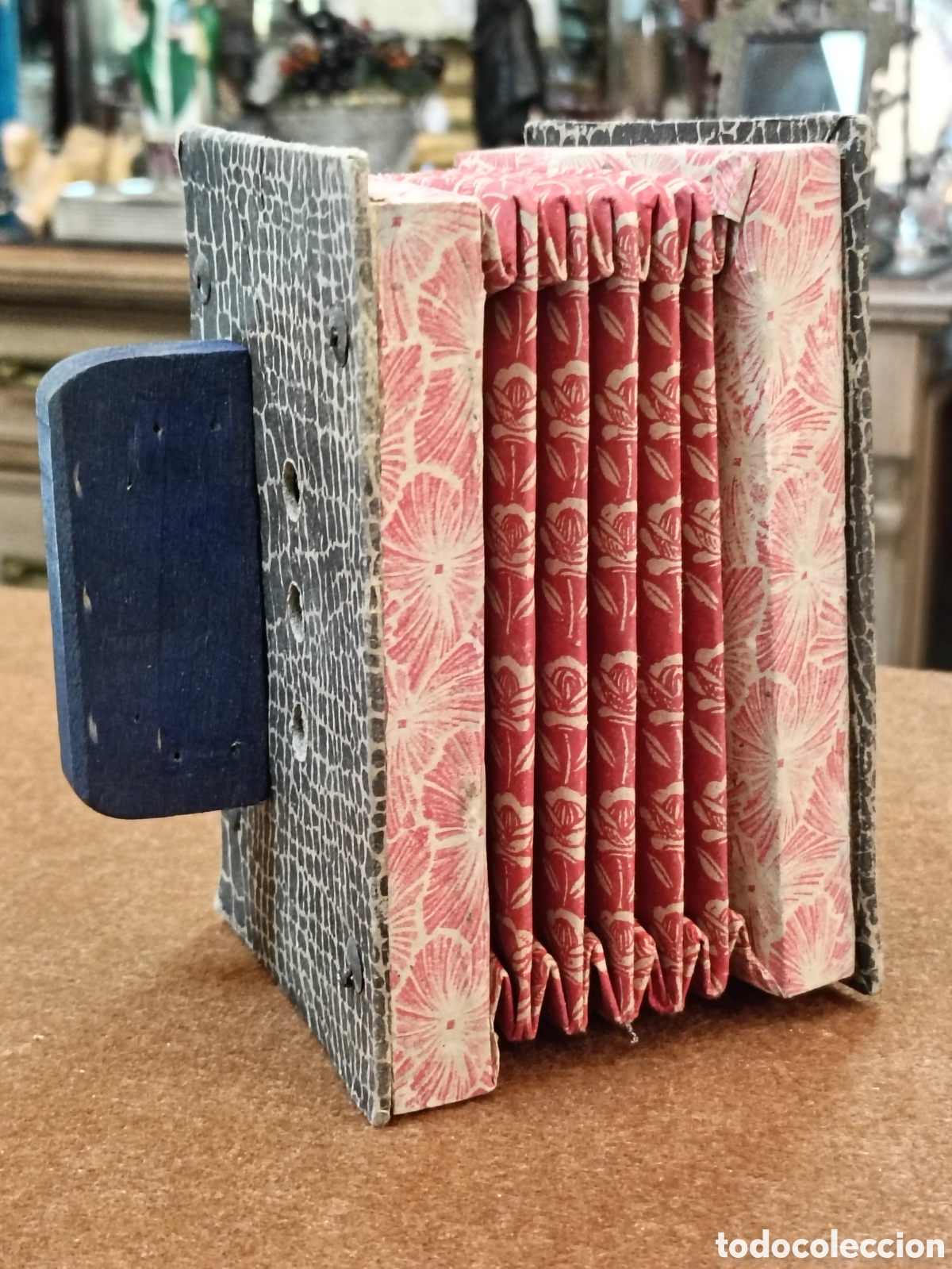 Brinquedos antigos e Jogos de cole&ccedil;&atilde;o: ANTIGUO ACORDE&Oacute;N DE JUGUETE REALIZADO EN CART&Oacute;N.