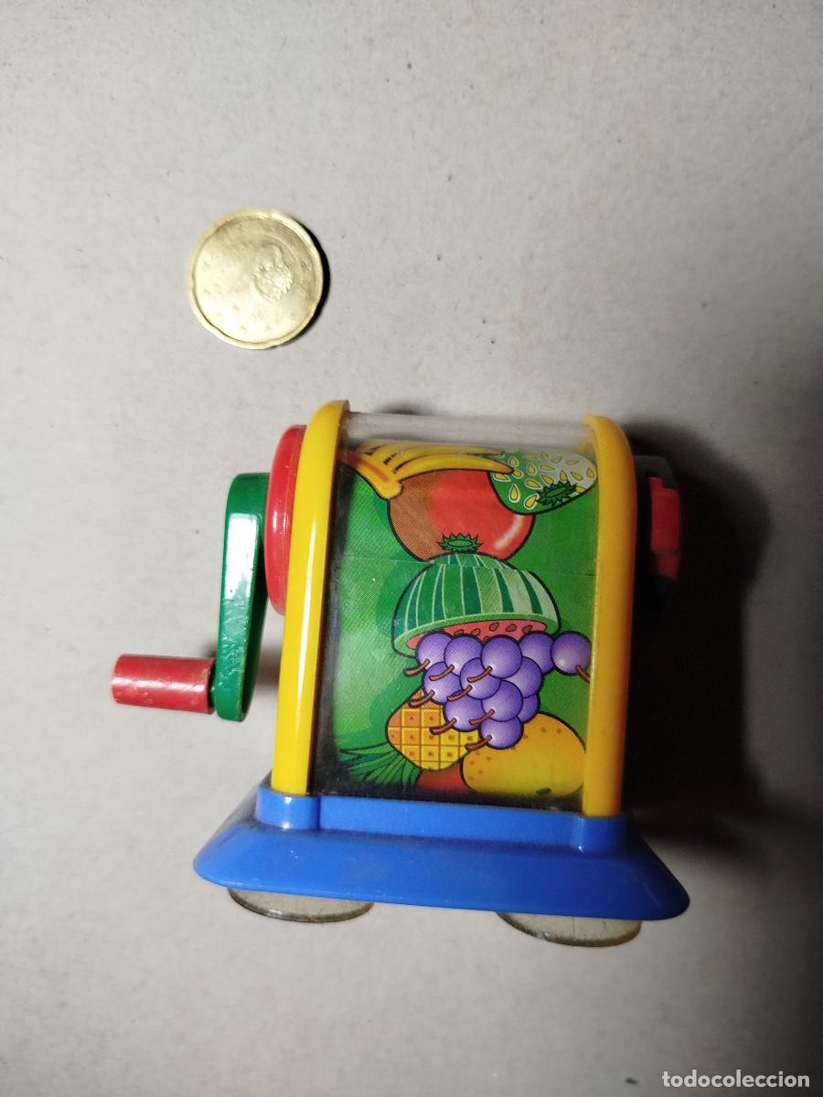 Juguetes antiguos y Juegos de colecci&oacute;n: Sacapuntas manivela retro pvc