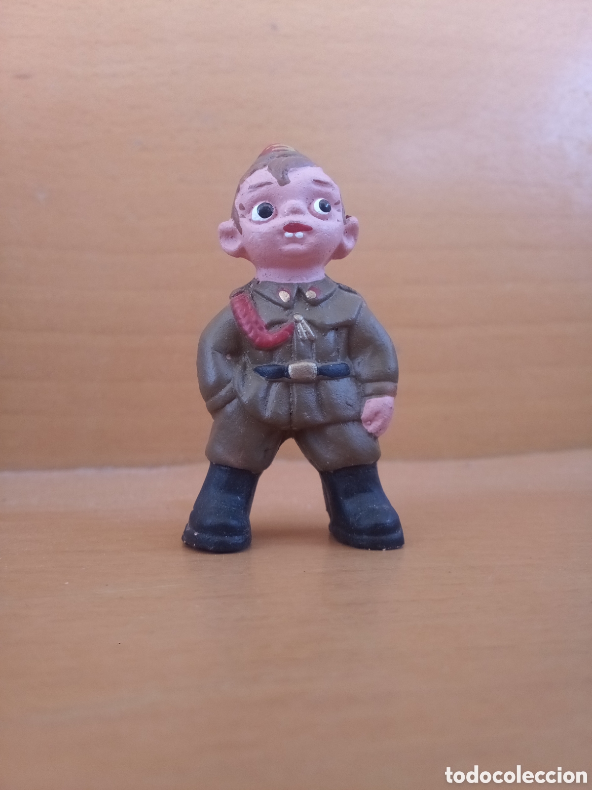 Juguetes antiguos y Juegos de colecci&oacute;n: MILITAR - SOLDADO FIGURITA DE BARRO - FIGURA