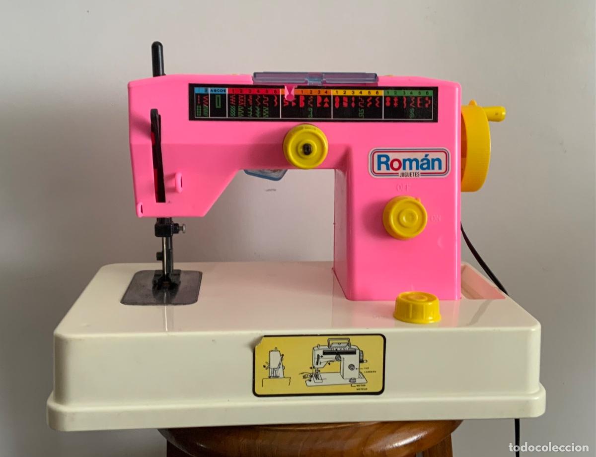Juguetes antiguos y Juegos de colecci&oacute;n: M&Aacute;QUINA DE COSER DE JUGUETE ROM&Aacute;N MADE IN SPAIN