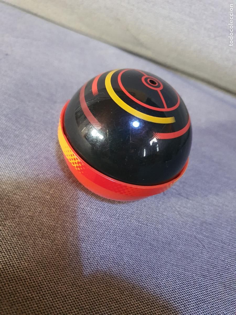 Juguetes antiguos y Juegos de colecci&oacute;n: FIGURA POKEMON BOLA POKEBALL - NINTENDO A&Ntilde;O 2000 -