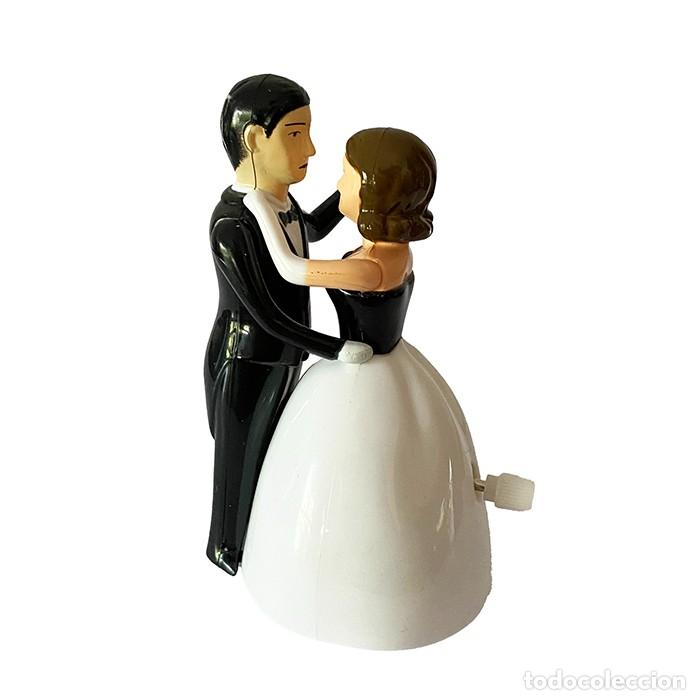 Jouets Anciens et Jeux de collection: FIGURA NOVIOS A CUERDA, WIND UP, WALTZ DANCERS, NUEVO SIN USO, MOVIMIENTO, 8.5 CMS. ALTURA