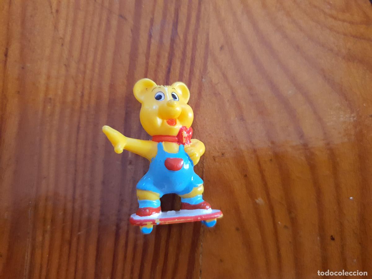 Juguetes antiguos y Juegos de colecci&oacute;n: FIGURA OSO OSITO HARIBO MONOPATIN 1995 PROMOCIONAL 5CM APROX