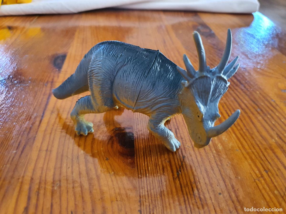 Brinquedos antigos e Jogos de cole&ccedil;&atilde;o: FIGURA DINOSAURIO STYRACOSAURUS - 13,5 CM LARGO X 7CM