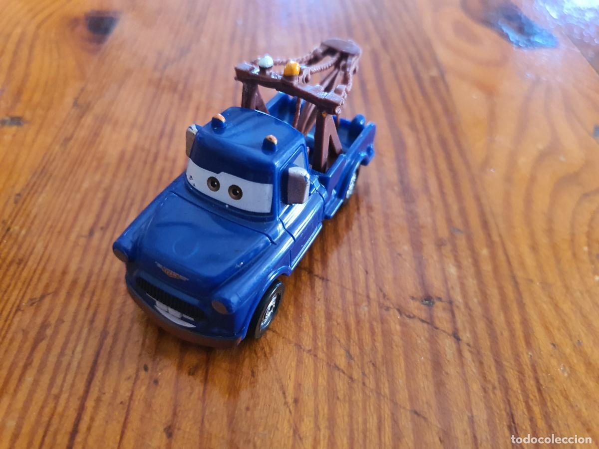 Juguetes antiguos y Juegos de colecci&oacute;n: FIGURA CLDISNEY PIXAR - COCHE MATER MATE 3CM APROX ALTO