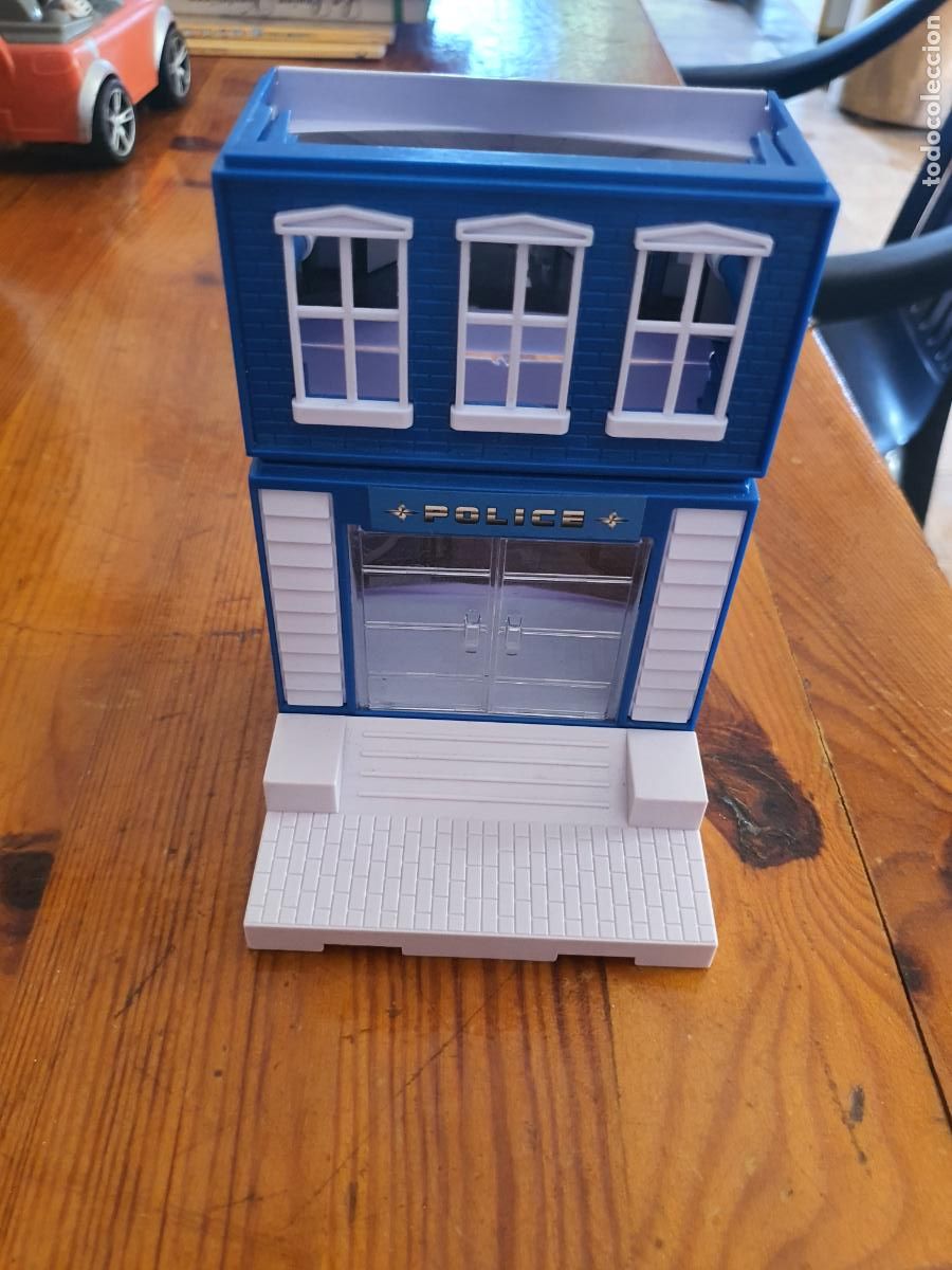Juguetes antiguos y Juegos de colecci&oacute;n: FIGURA MAQUETA OFICINA POLICIA POLICE 14CM APROX ALTO