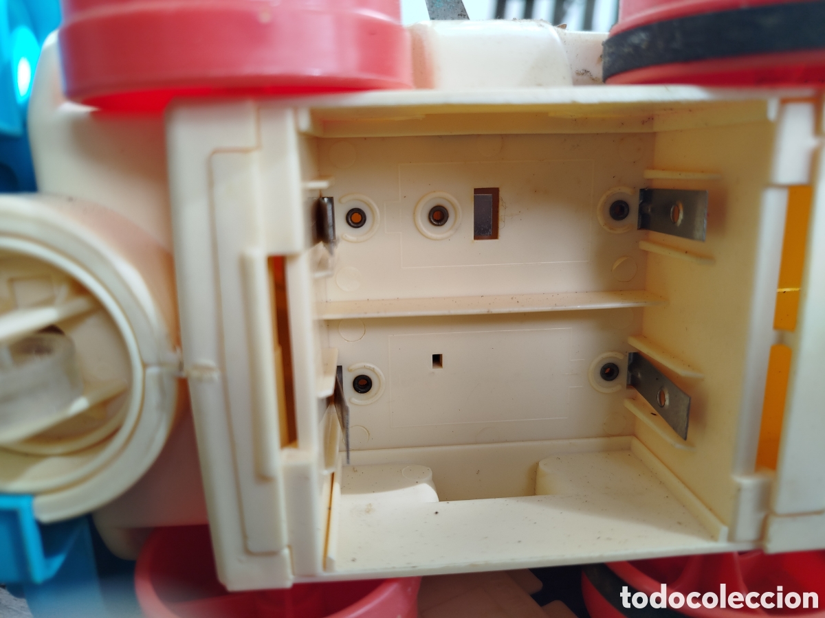 Juguetes antiguos y juegos de colecci&oacute;n: Tren tocadiscos Chicco - Foto 6
