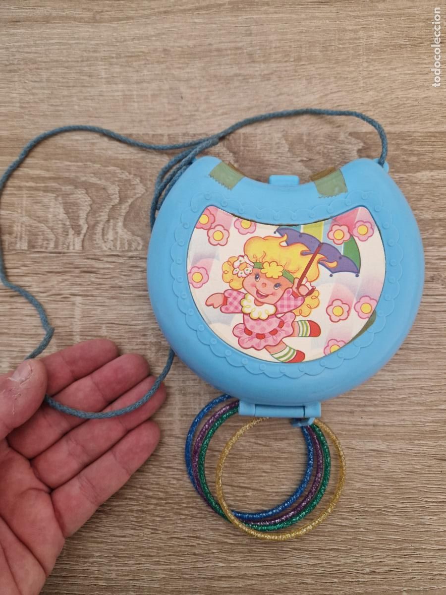 Juguetes antiguos y Juegos de colecci&oacute;n: antiguo bolso juguete mu&ntilde;ecas kiosko con pulsera purpurina a&ntilde;os 80 feria bolsito figura pvc plastico