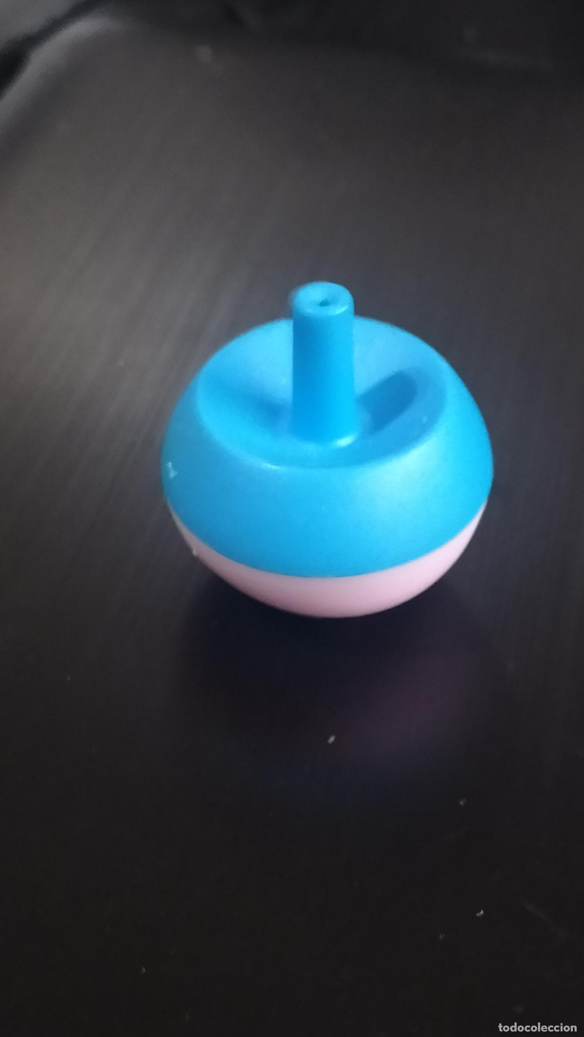 Juguetes antiguos y Juegos de colecci&oacute;n: PEONZA DE PLASTICO...............................................