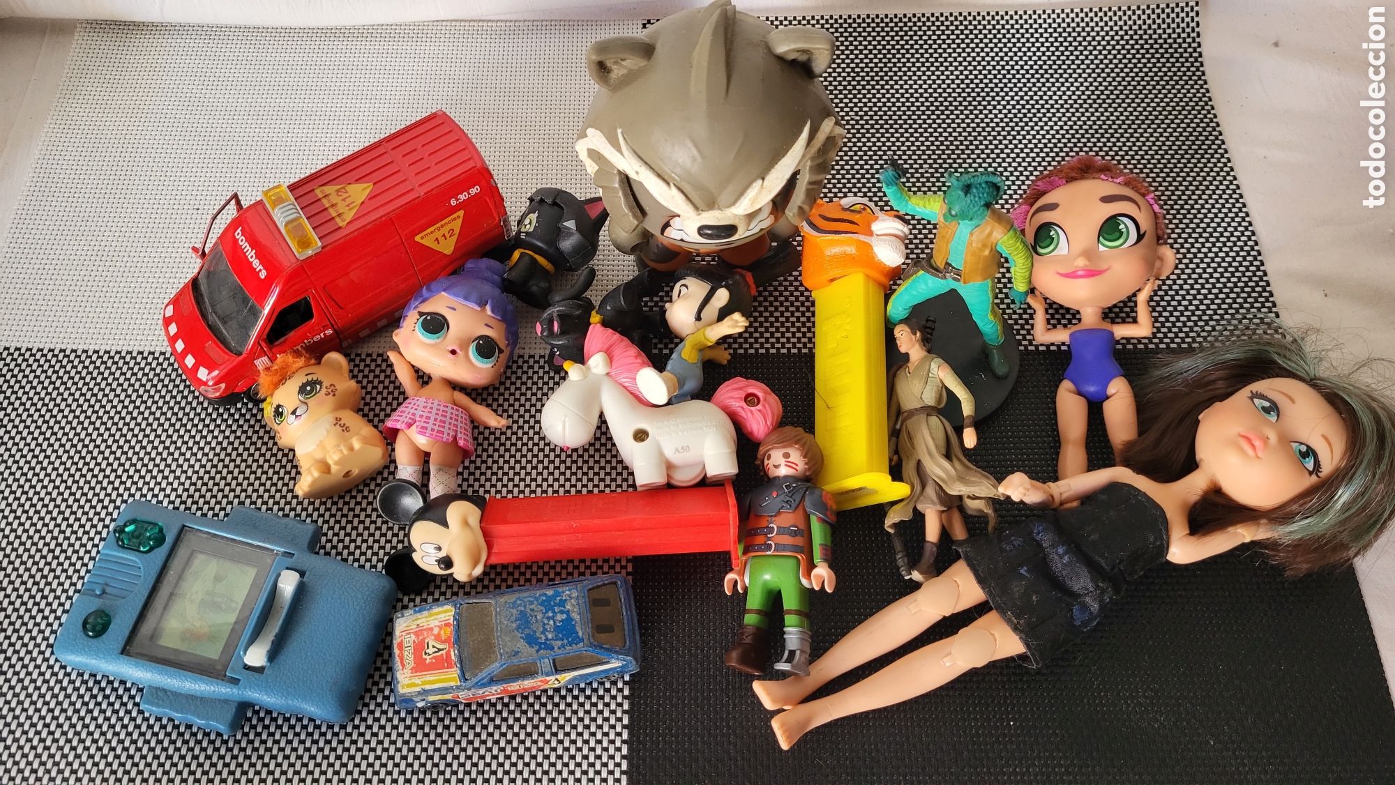 Brinquedos antigos e Jogos de cole&ccedil;&atilde;o: Lote de varios juguetes