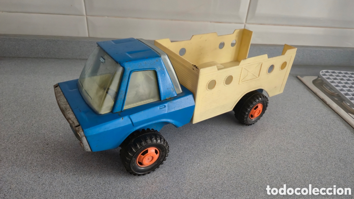 Juguetes antiguos y Juegos de colecci&oacute;n: Antiguo cami&oacute;n de juguete espa&ntilde;ol. 36 cent&iacute;metros