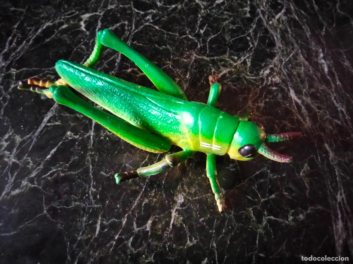 Giocattoli antichi e Giochi di collezione: Saltamontes de juguete. Pl&aacute;stico