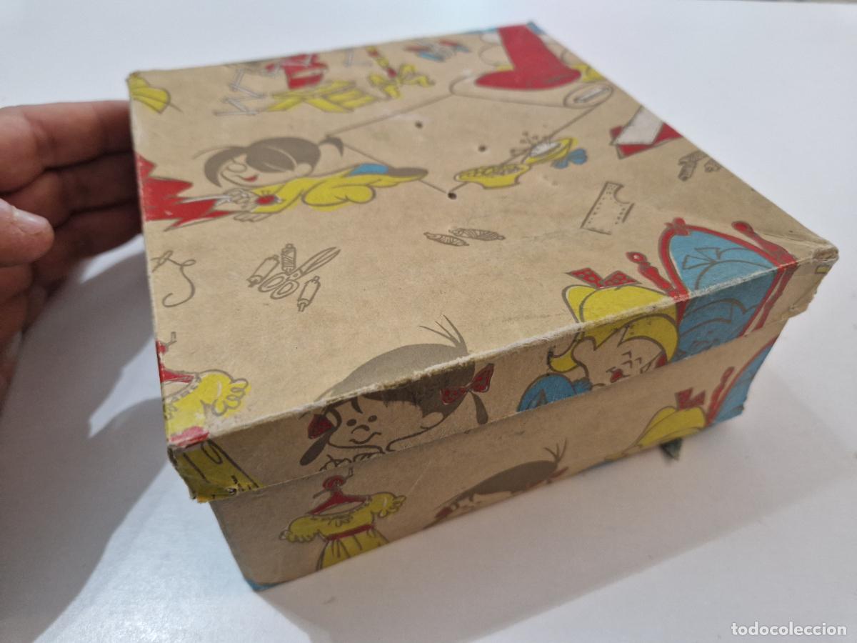 Juguetes antiguos y Juegos de colecci&oacute;n: antigua caja carton pijama textil zapato juguete Familia Telerin dibujos tv cleo cuquin tete coletas