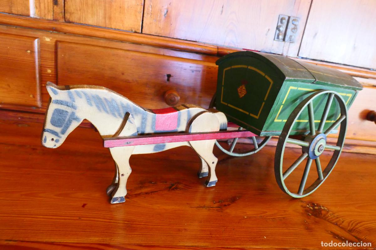 Juguetes antiguos y Juegos de colecci&oacute;n: Antiguo juguete o maqueta de un caballo con carro. Recogida de escombros Barcelona, Pieza &uacute;nica