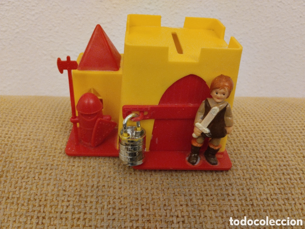 Juguetes antiguos y Juegos de colecci&oacute;n: Hucha antigua Castillo Medieval