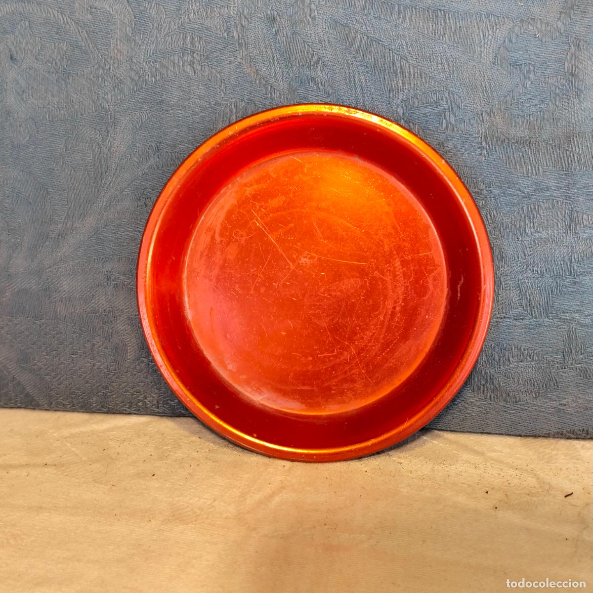 Juguetes antiguos y Juegos de colecci&oacute;n: Cuenco decorativo de metal aluminio color rojo anaranjado bol platito peque&ntilde;o juguete ni&ntilde;o 13cm