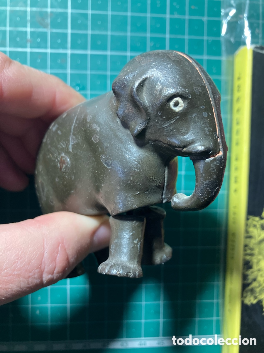 Juguetes antiguos y Juegos de colecci&oacute;n: Muy raro juguete antiguo, elefante en hierro