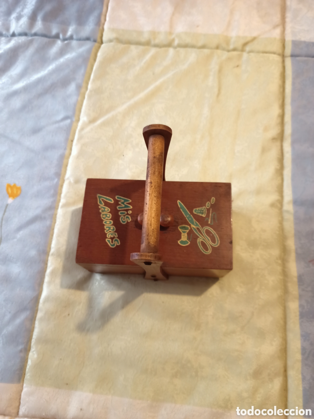 Juguetes antiguos y Juegos de colecci&oacute;n: Muy lindo costurero de madera infantil.