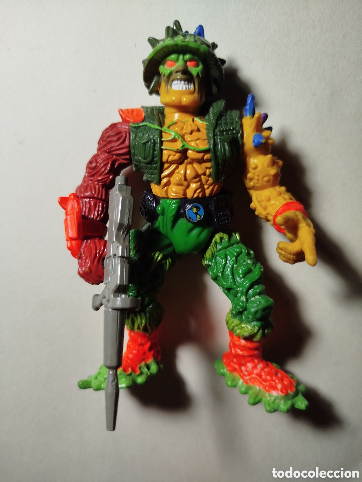 Juguetes antiguos y Juegos de colecci&oacute;n: Figura cruzado t&oacute;xico retro