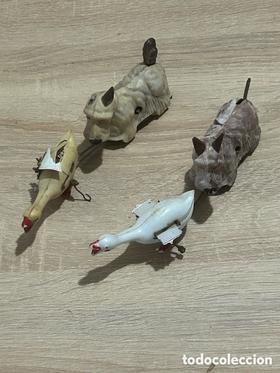 Juguetes antiguos y Juegos de colecci&oacute;n: PERRITO CAZADOR WIMPY JUGUETES EGE Pl&aacute;stico y hojalata a cuerda Para reparar