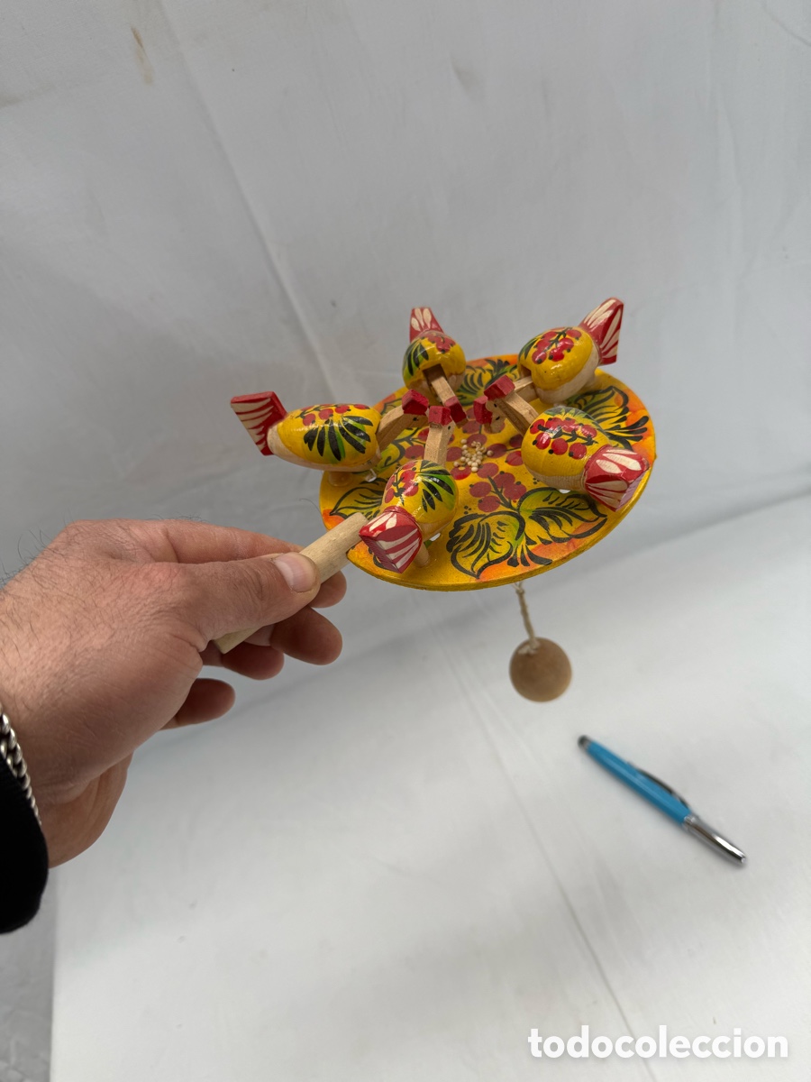 Juguetes antiguos y Juegos de colecci&oacute;n: Antiguo juguete ruso de madera,Gallinas comiendo!