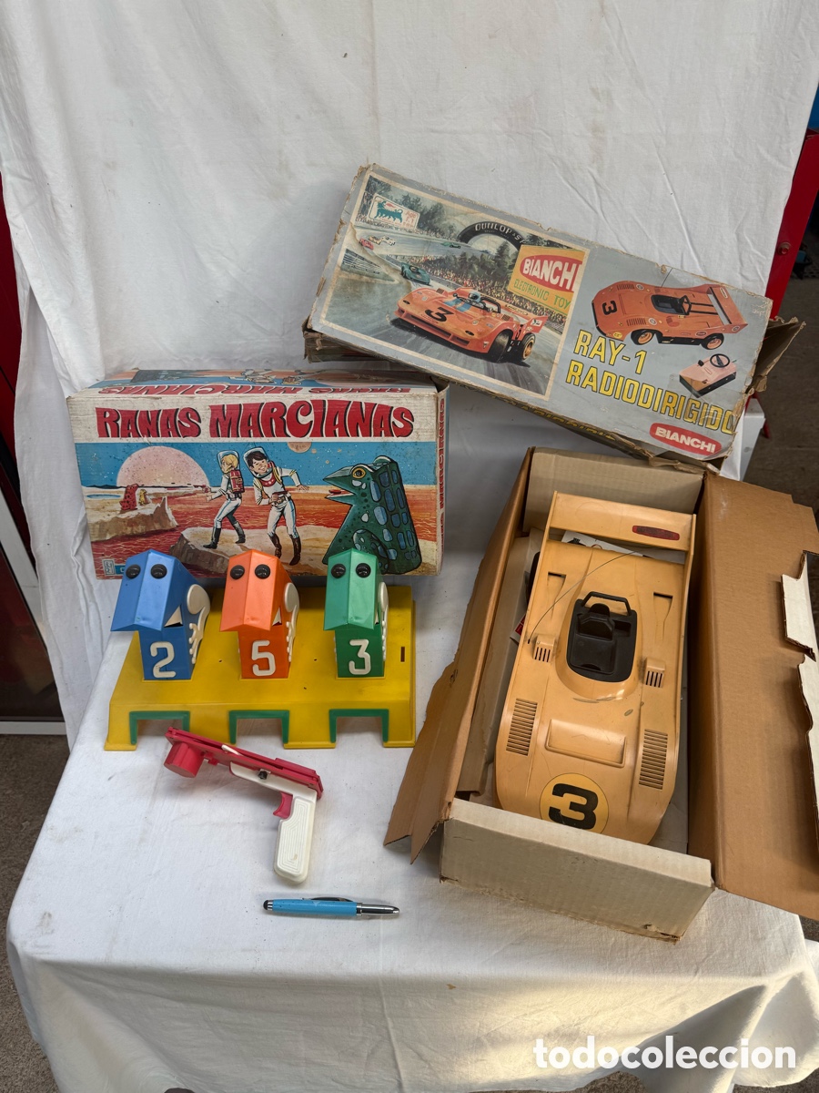 Juguetes antiguos y Juegos de colecci&oacute;n: Lote juguetes,Ranas Marcianas y Ray 1 de Bianchi!