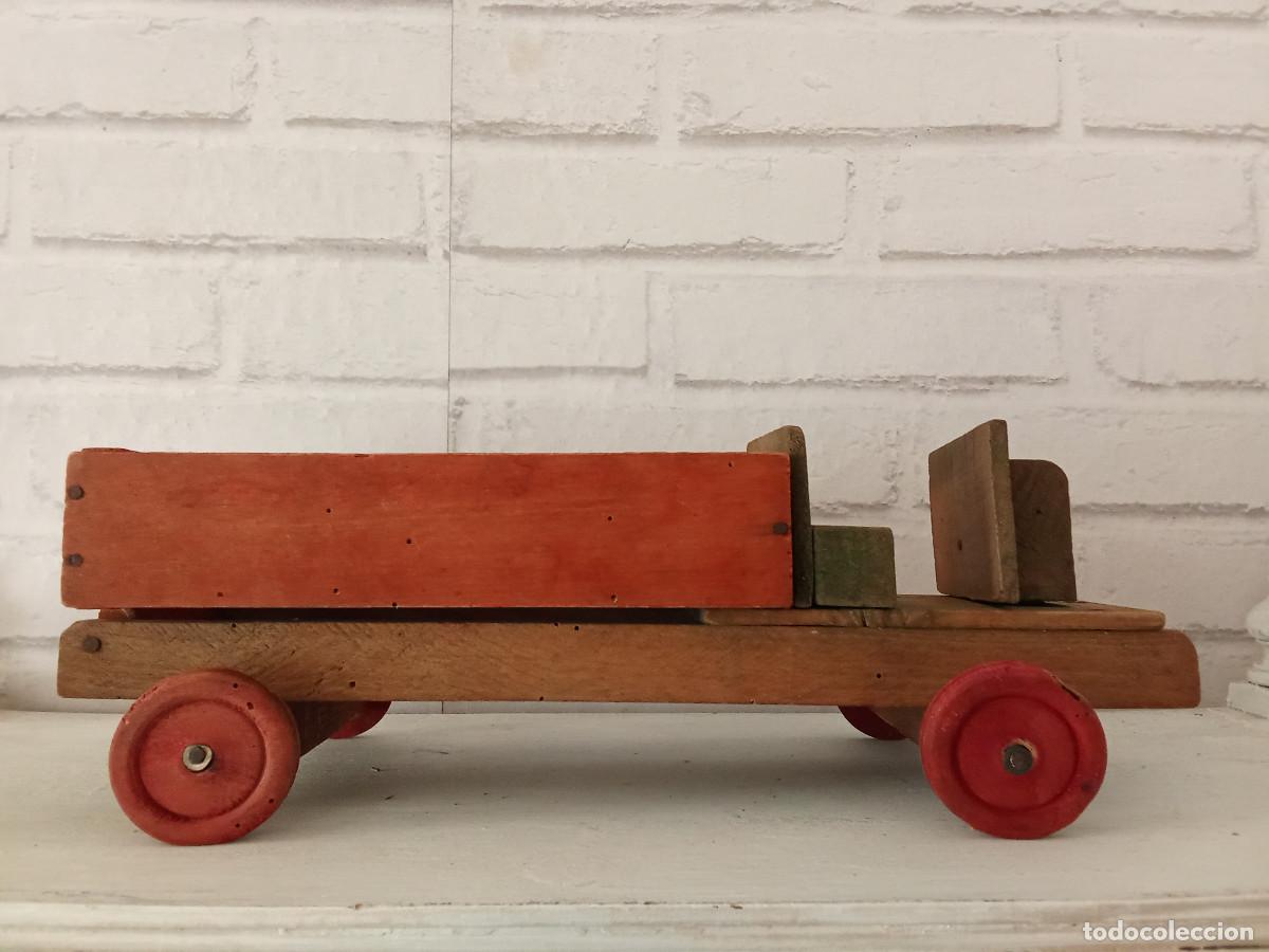 Juguetes antiguos y Juegos de colecci&oacute;n: Antiguo cami&oacute;n volquete de madera 36 cm Denia
