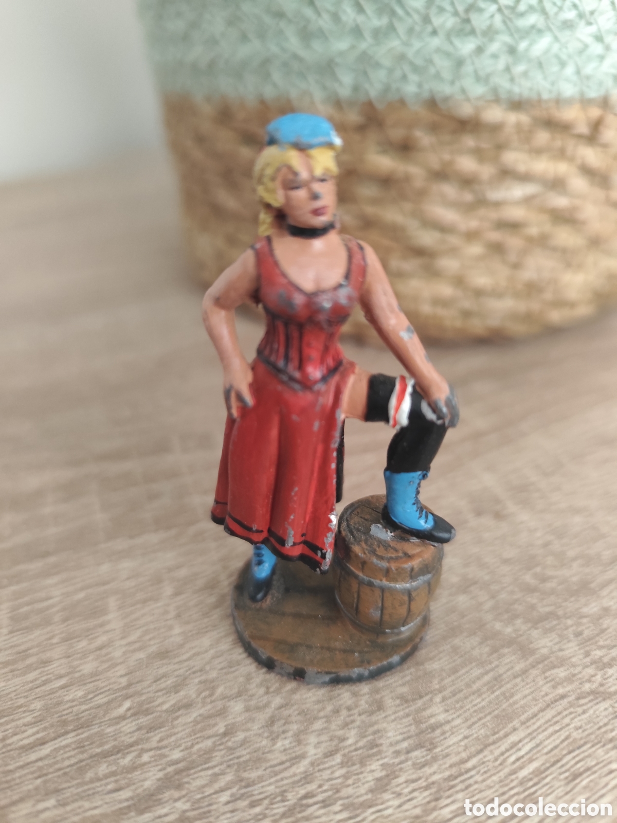 Juguetes antiguos y Juegos de colecci&oacute;n: Chica de saloon ,figura de plomo