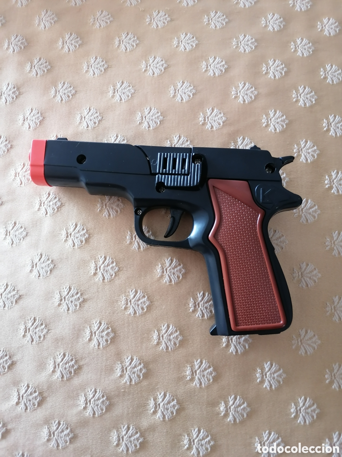 Juguetes antiguos y Juegos de colecci&oacute;n: Pistola Pl&aacute;stico Con Cargador Para Ocho Pistones